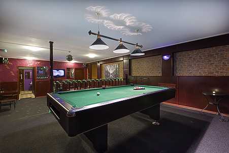 Сауна БРОДВЕЙ на Карамышевской в Москве всем своим посетителям предлагает бильярдную комнату